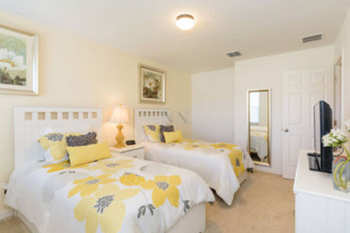 Room 313 of 687