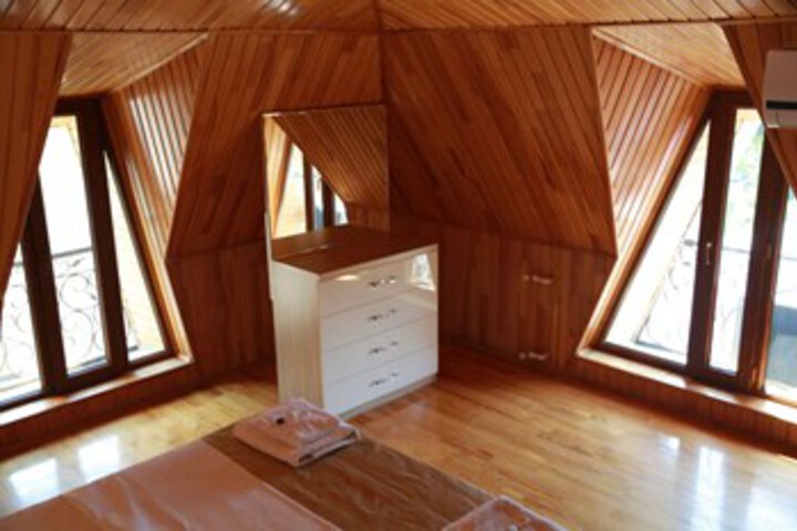 Room 18 of 29