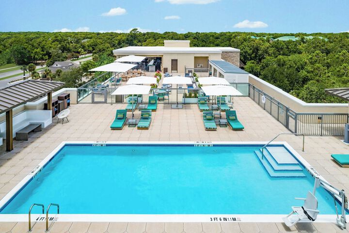 Pool Hotel