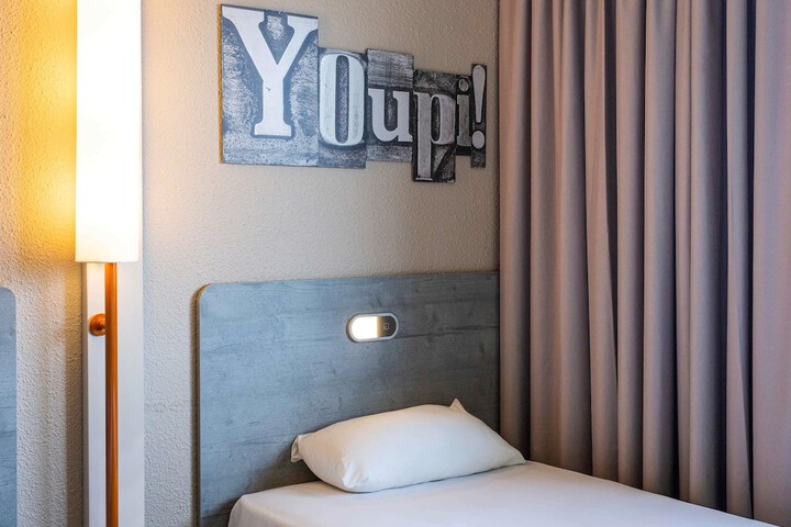 Room 7 of 39