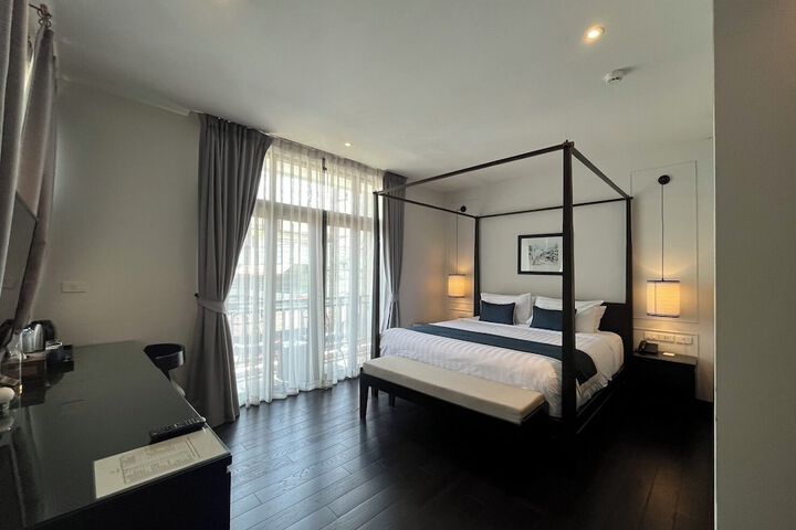 Room 26 of 80