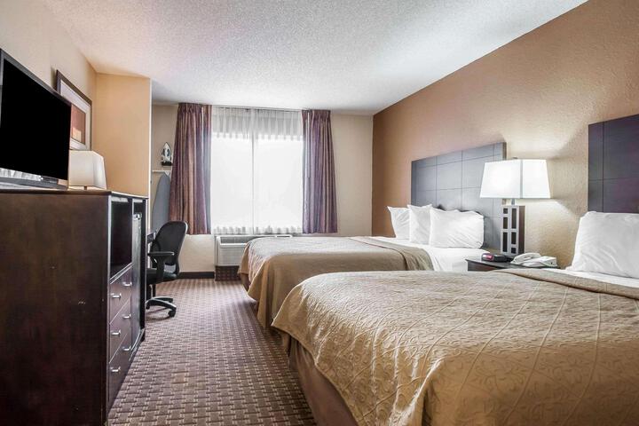 2 Double Beds (9 of 10)