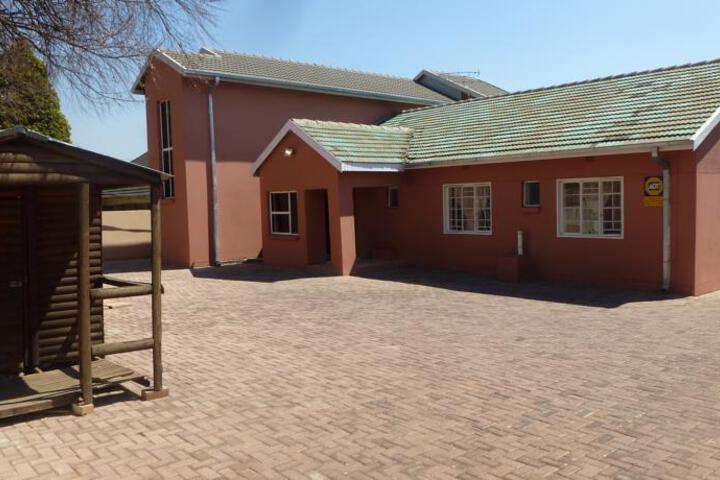 PMK LODGE