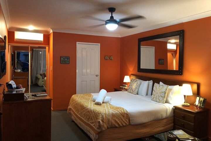 Room 16 of 103