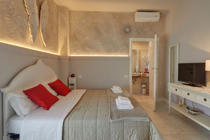 Room 15 of 46