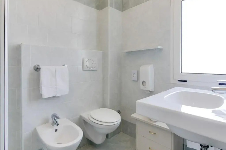 Room 9 of 21