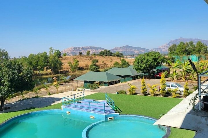 Pool 17 of 27