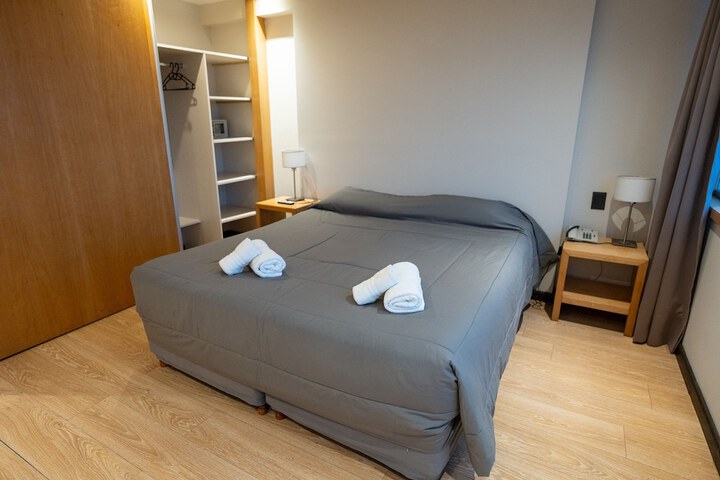 Room 33 of 76