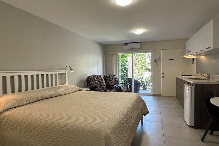 Room 9 of 34