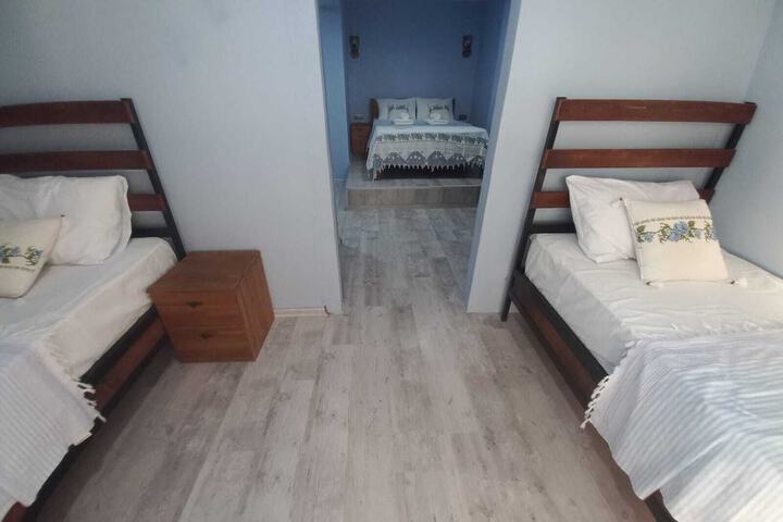 Room 2 of 32