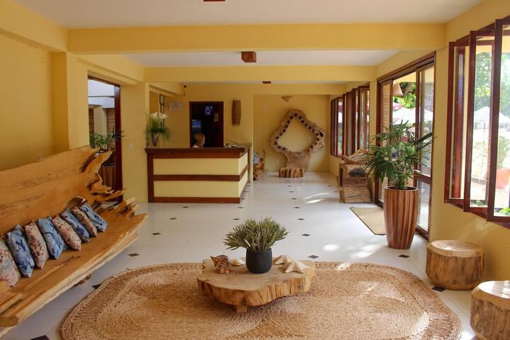Entrance & Lobby