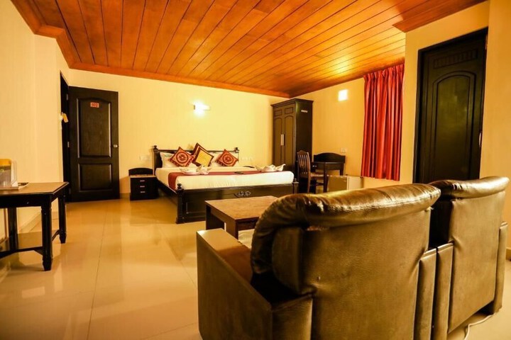Room 4 of 40