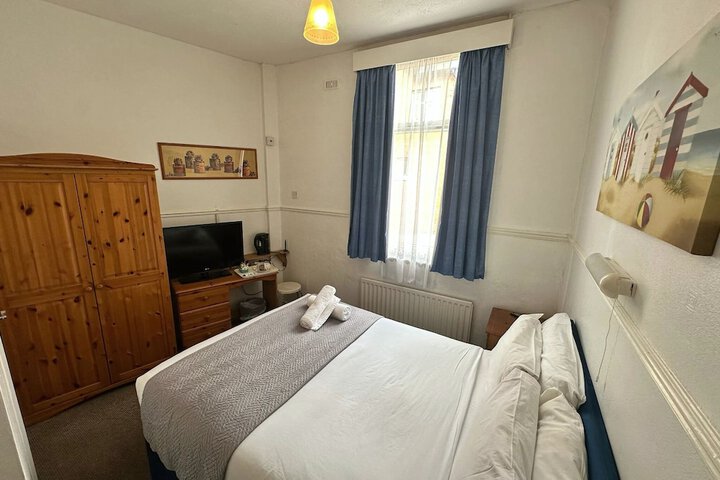 Room 13 of 23
