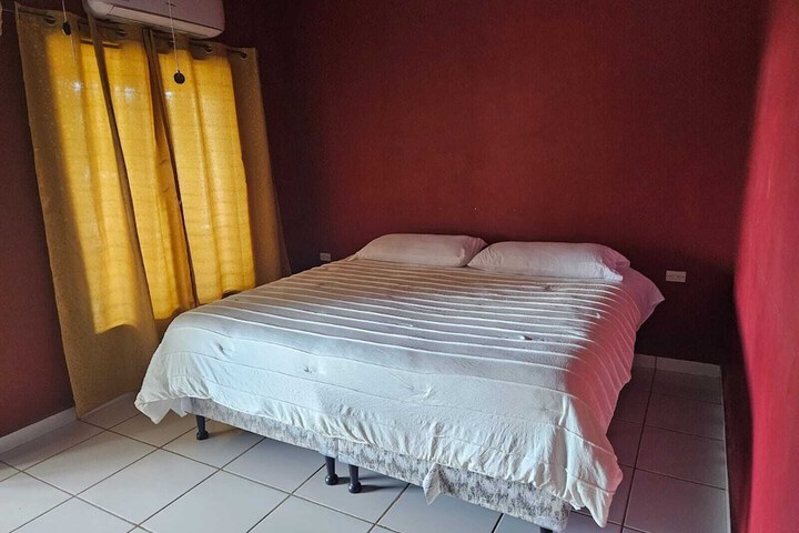 Room 3 of 32