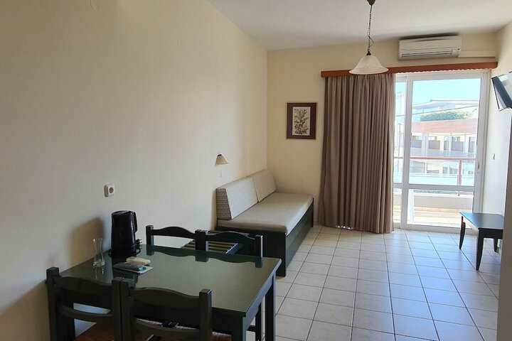 Room 28 of 95