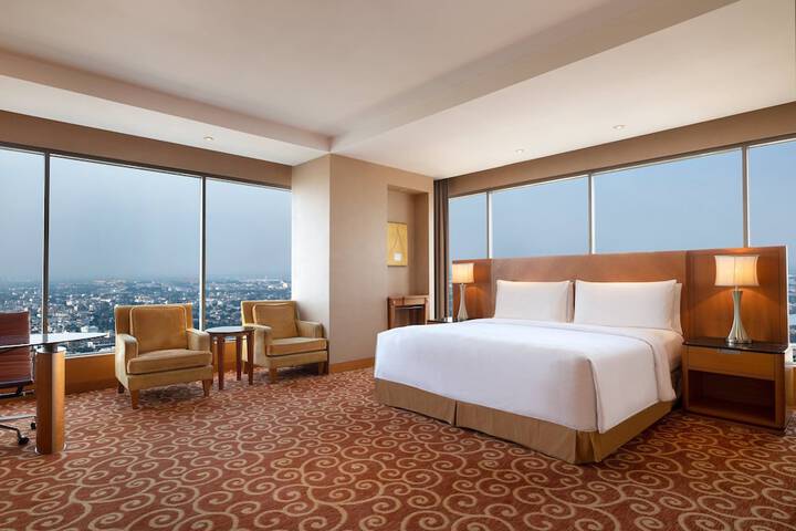 Room 14 of 82