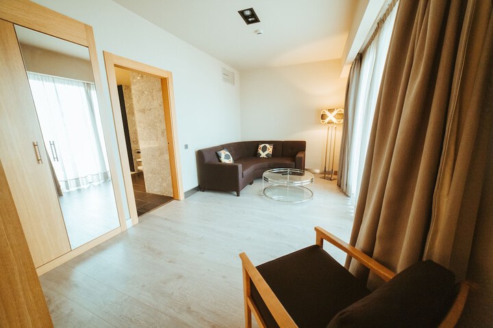 Room 25 of 105