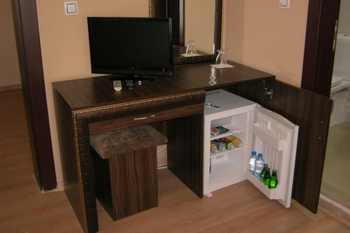 Room 5 of 13