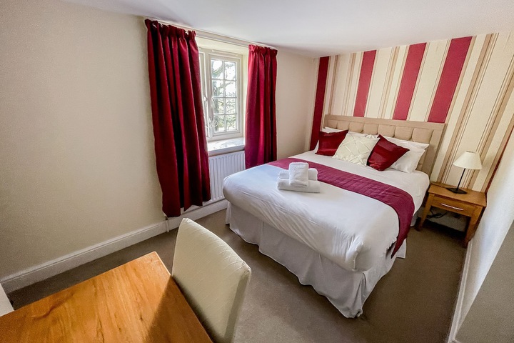 Room 5 of 40