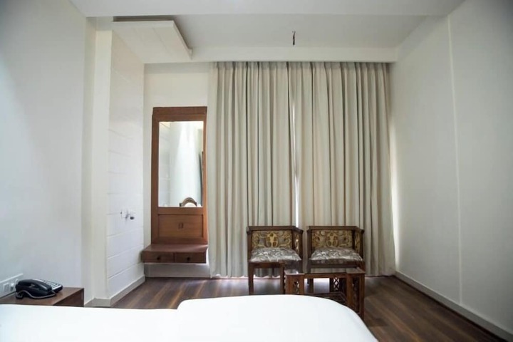 Room 8 of 29