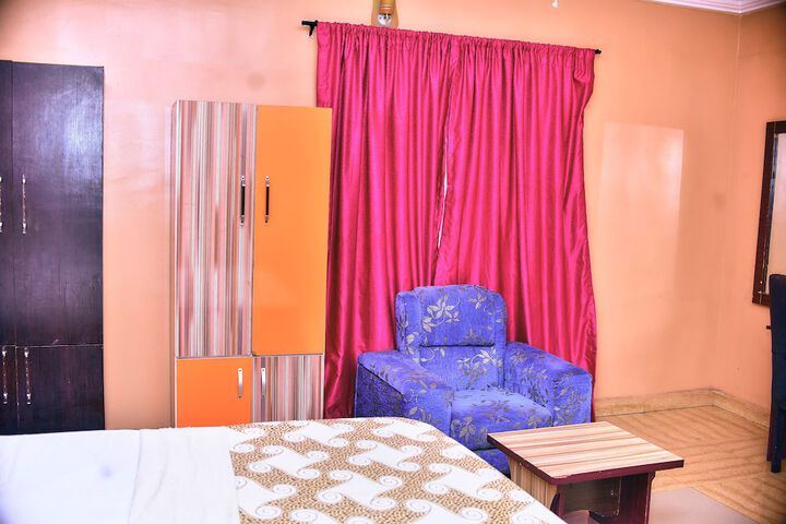 Room 16 of 34