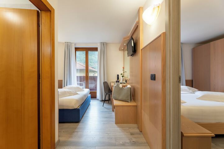 Room 46 of 180