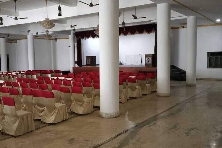 Ballroom/Hall 17 of 32