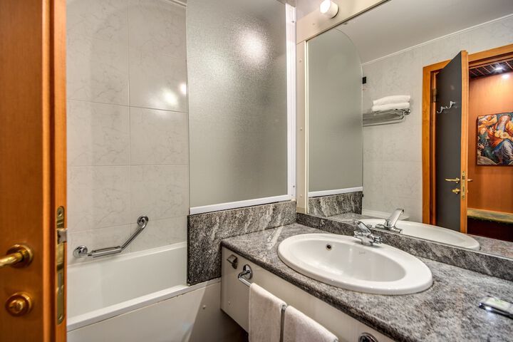 Room 20 of 36