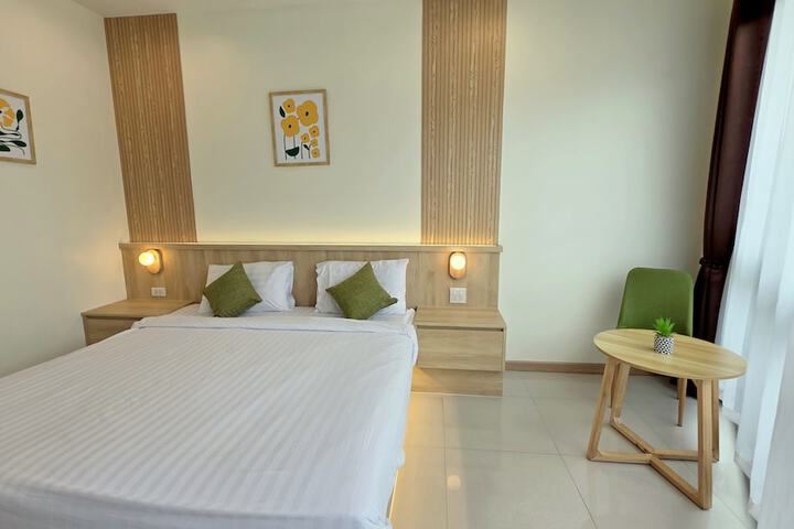 Room 12 of 97