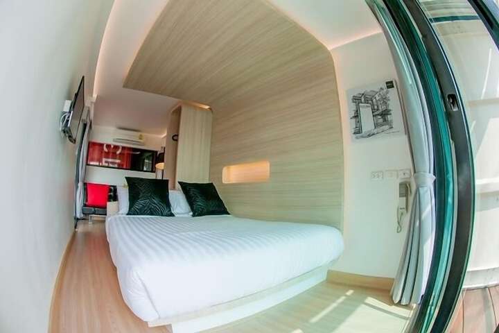 Room 17 of 35