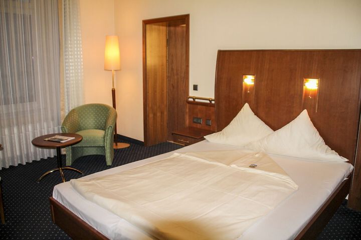 Room 11 of 81