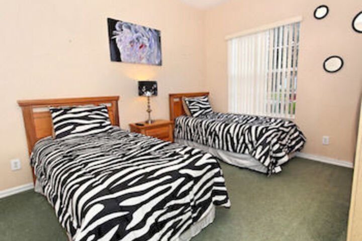 Room 120 of 380