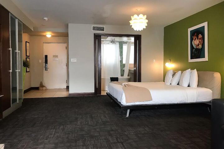 Room 18 of 36