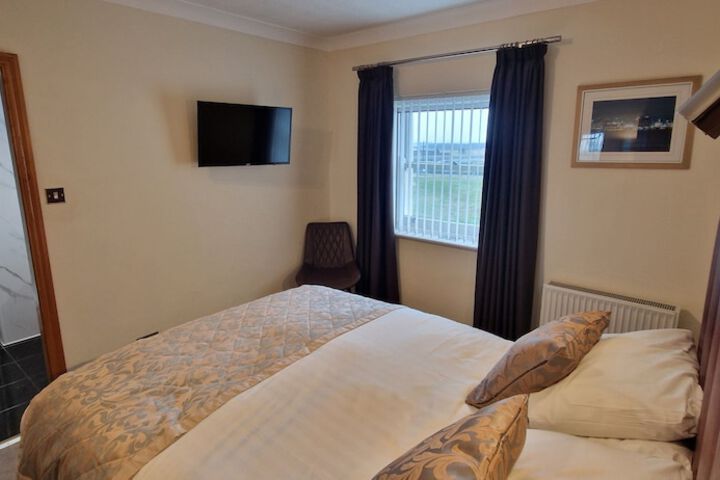 Room 16 of 43
