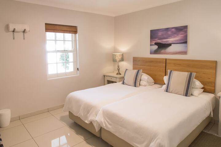 Room 8 of 32