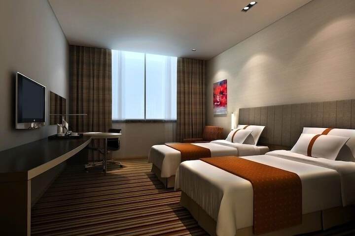 Room 4 of 56