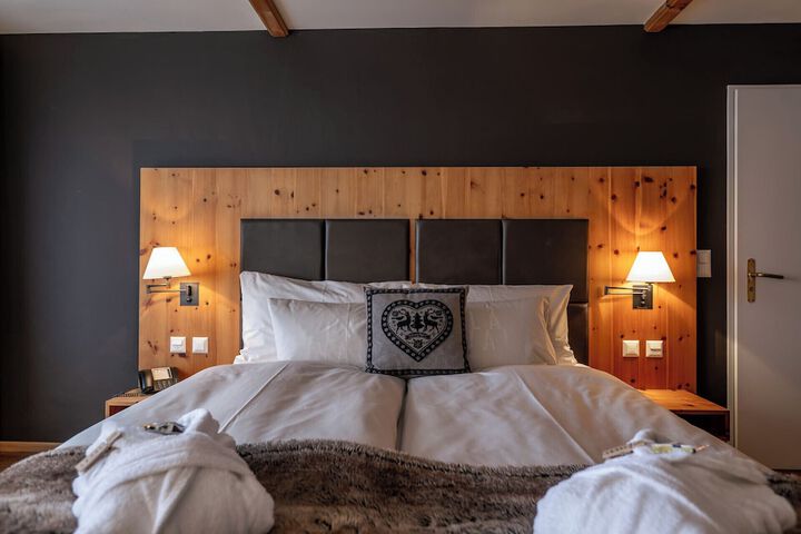 Room 5 of 60