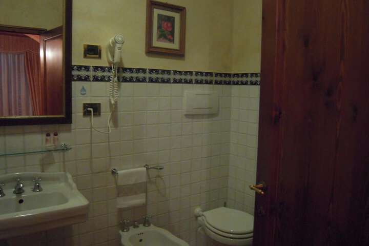 Room 26 of 37