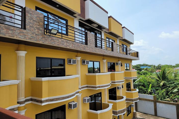Sea Urchin Hotel near Hundred Islands in Alaminos