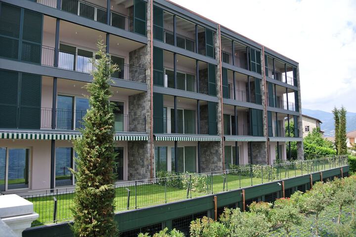 Hotel Exterior 152 of 156