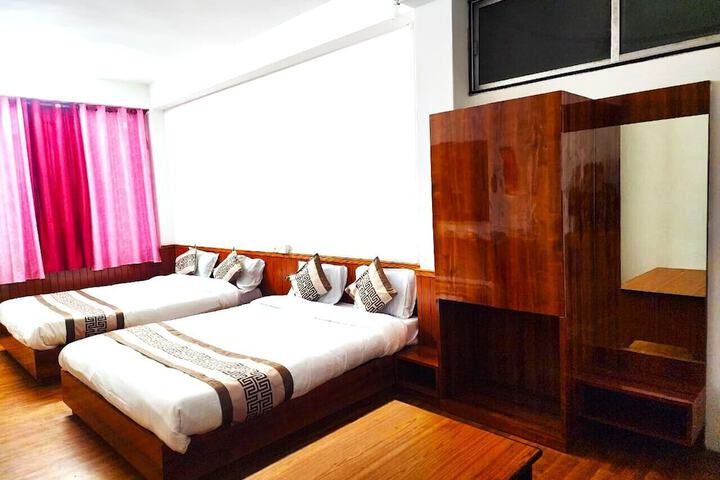 Room 11 of 24