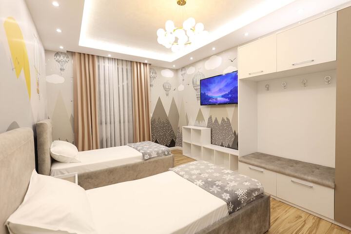 Room 18 of 169