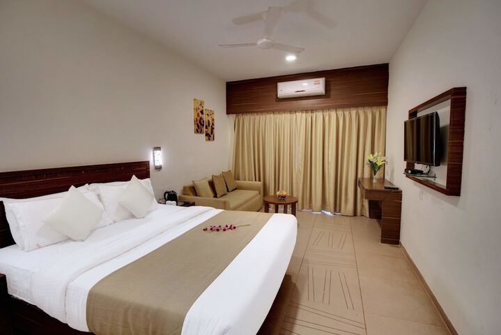 Room 8 of 38