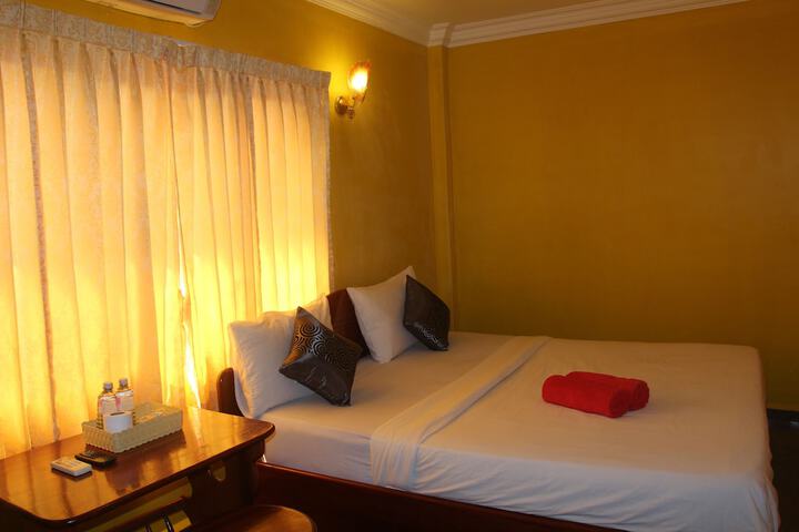 Room 4 of 38