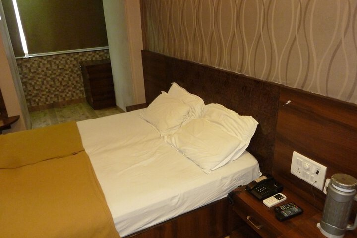 Room 25 of 48