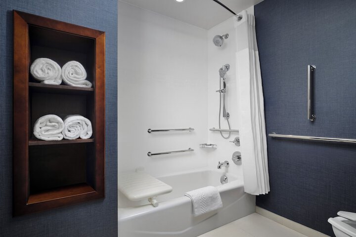 Room 32 of 57