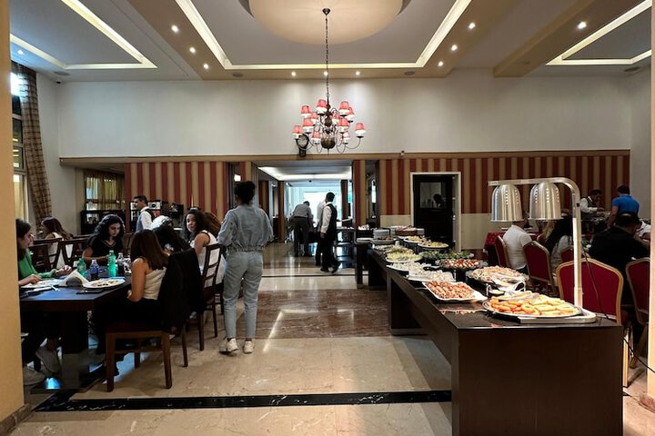 Dining 43 of 54