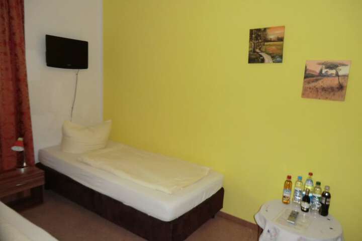 Room 14 of 24
