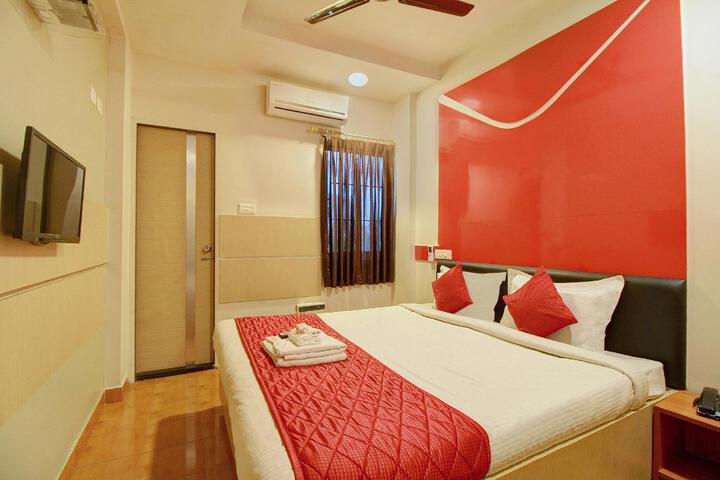 Room 5 of 18