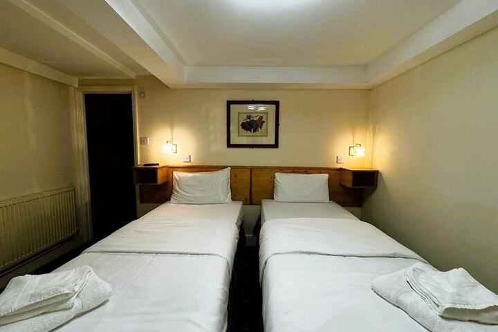 Room 63 of 95